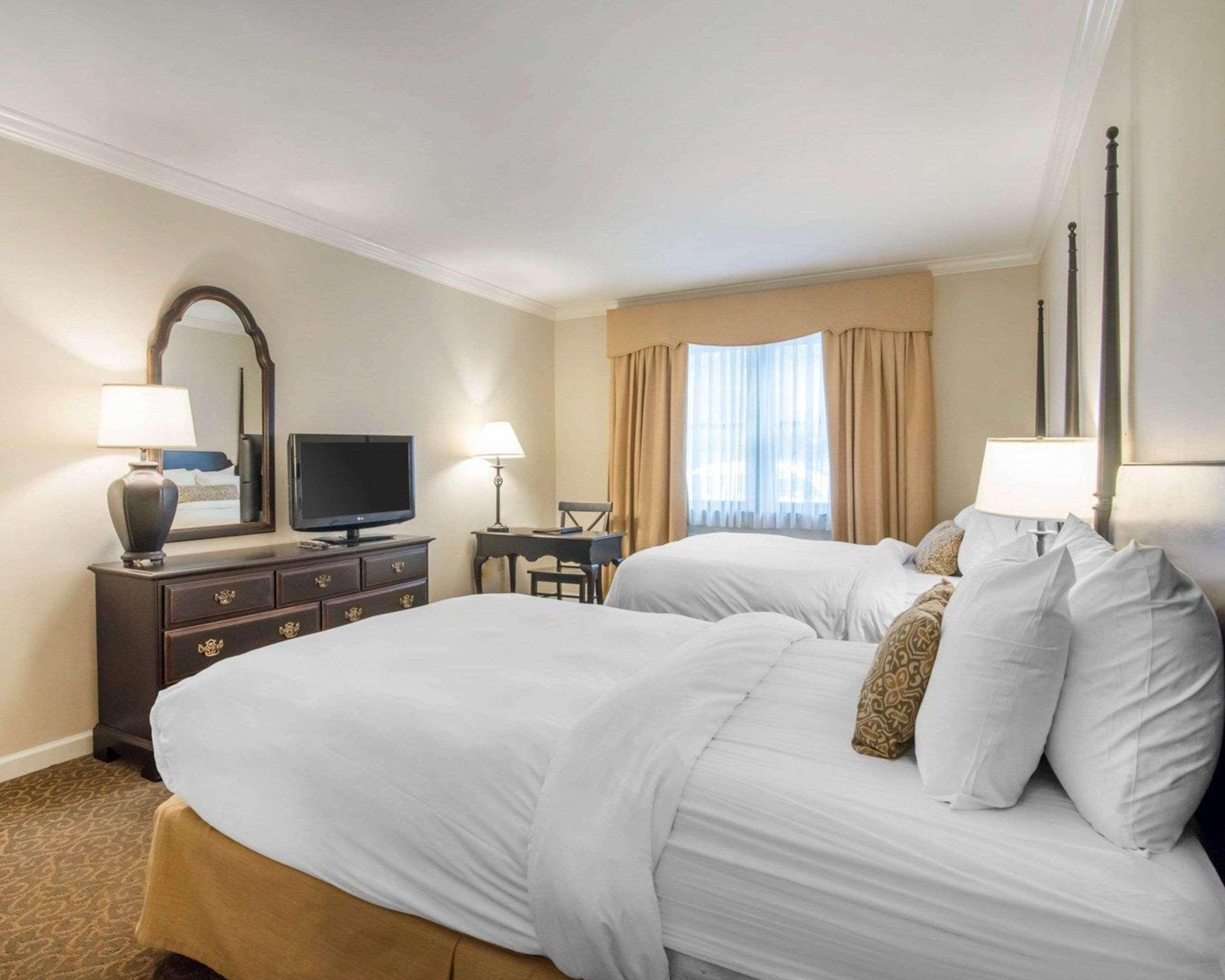 The Century House, Ascend Hotel Collection Latham Esterno foto